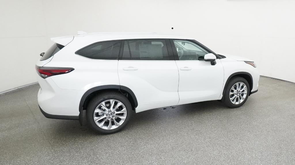 2026 Toyota Highlander Limited - Photo 11