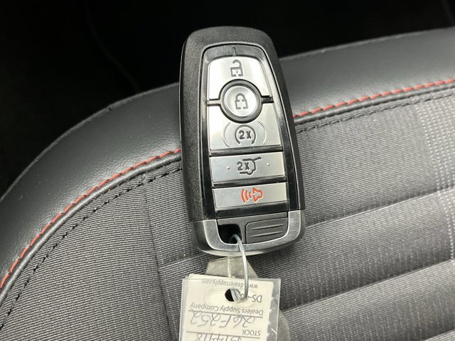 Used 2026 Space White Metallic Ford ST-Line image 31