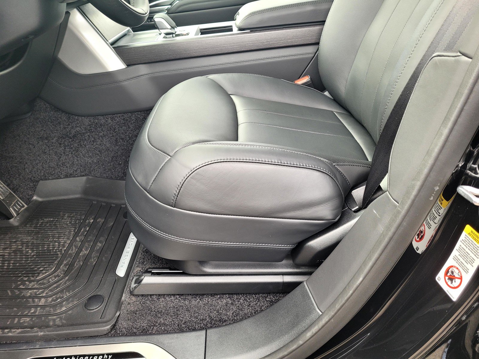 New 2026 Santorini Black Land Rover Autobiography image 18