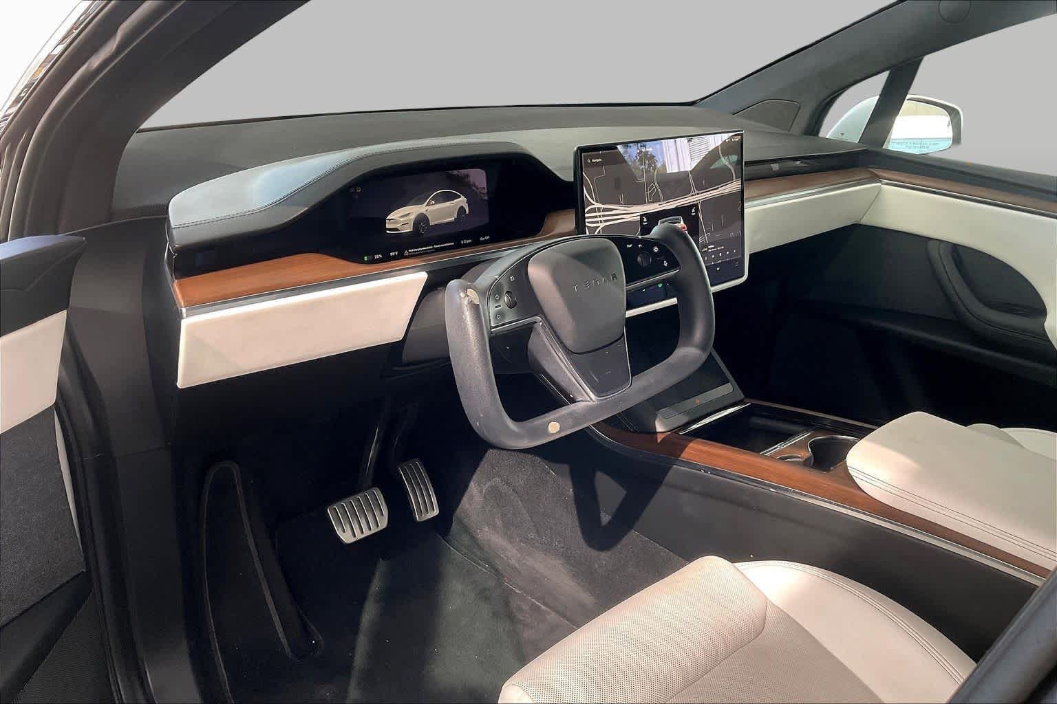 Used 2022 Pearl White Multi-Coat Tesla  image 17