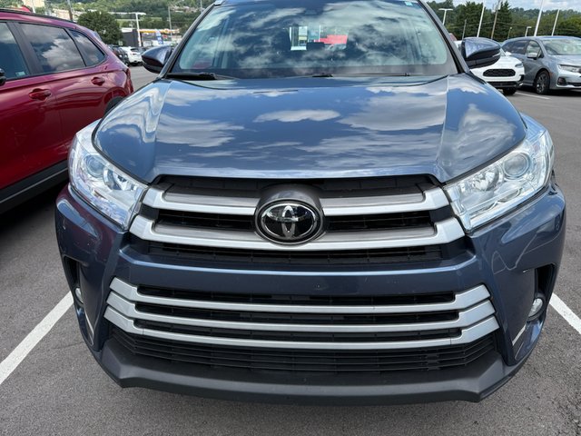 Pre-Owned 2019 Toyota Highlander XLE