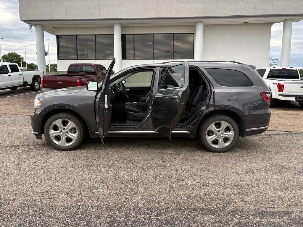 Used 2014 Crystal Metallic Dodge Limited image 4
