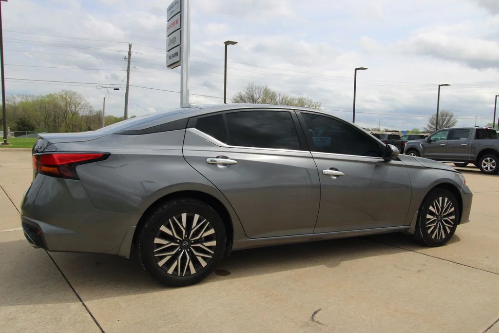Used 2024 Gray Nissan 2.5 SV image 5
