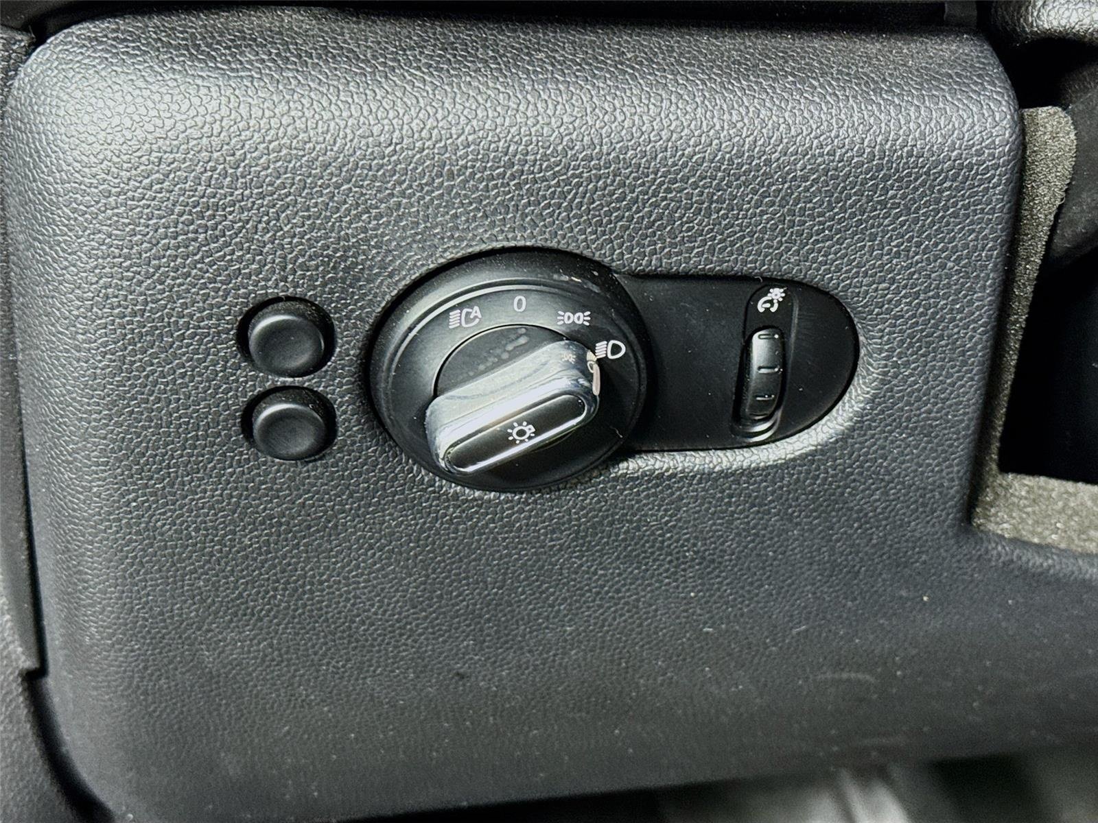 Used 2019 Gray Metallic MINI Classic image 10