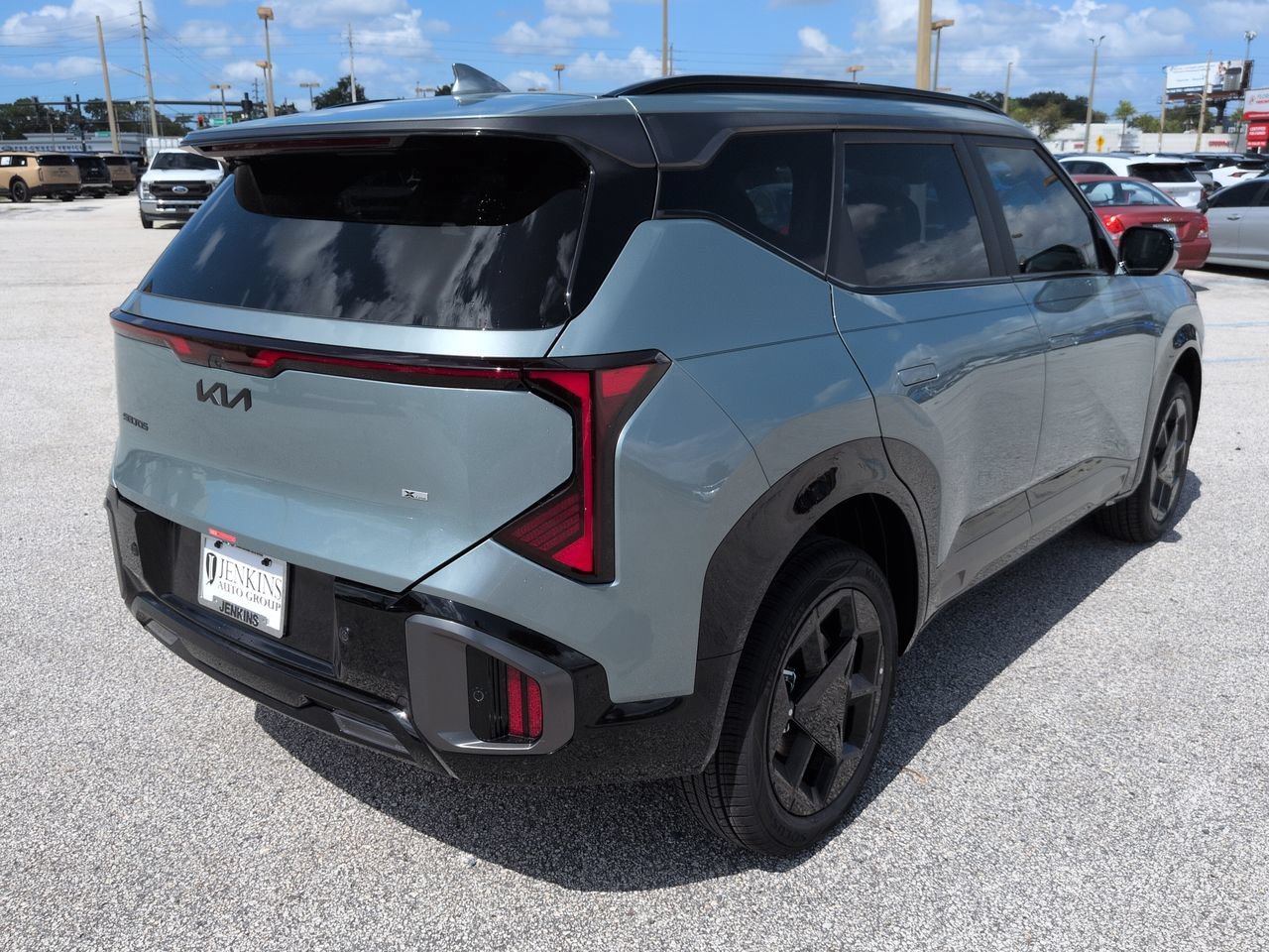 New 2027 Iceberg Green Kia X-Line S image 4