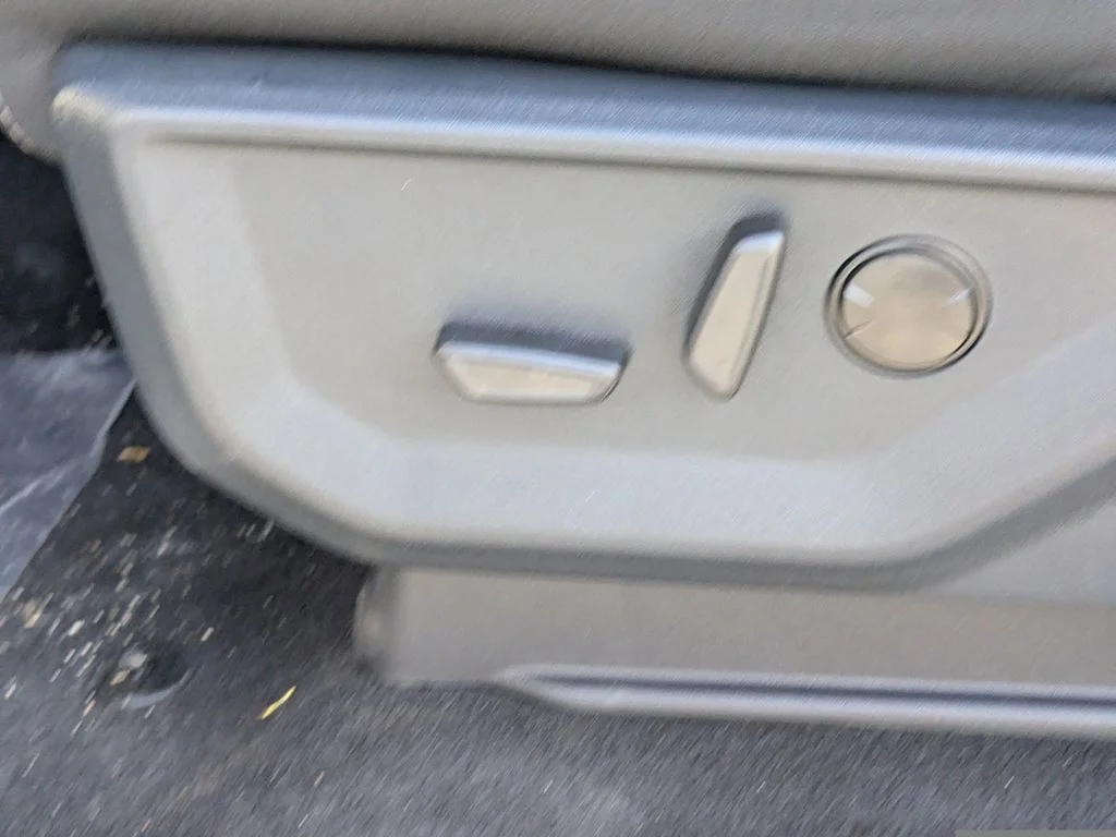 New 2026 Carbonized Gray Metallic Ford XLT image 20