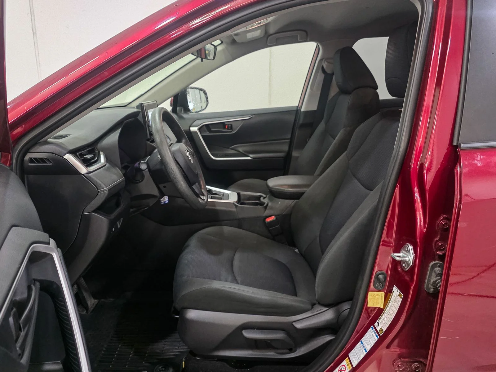 Certified Used 2019 Pearl Toyota LE image 19