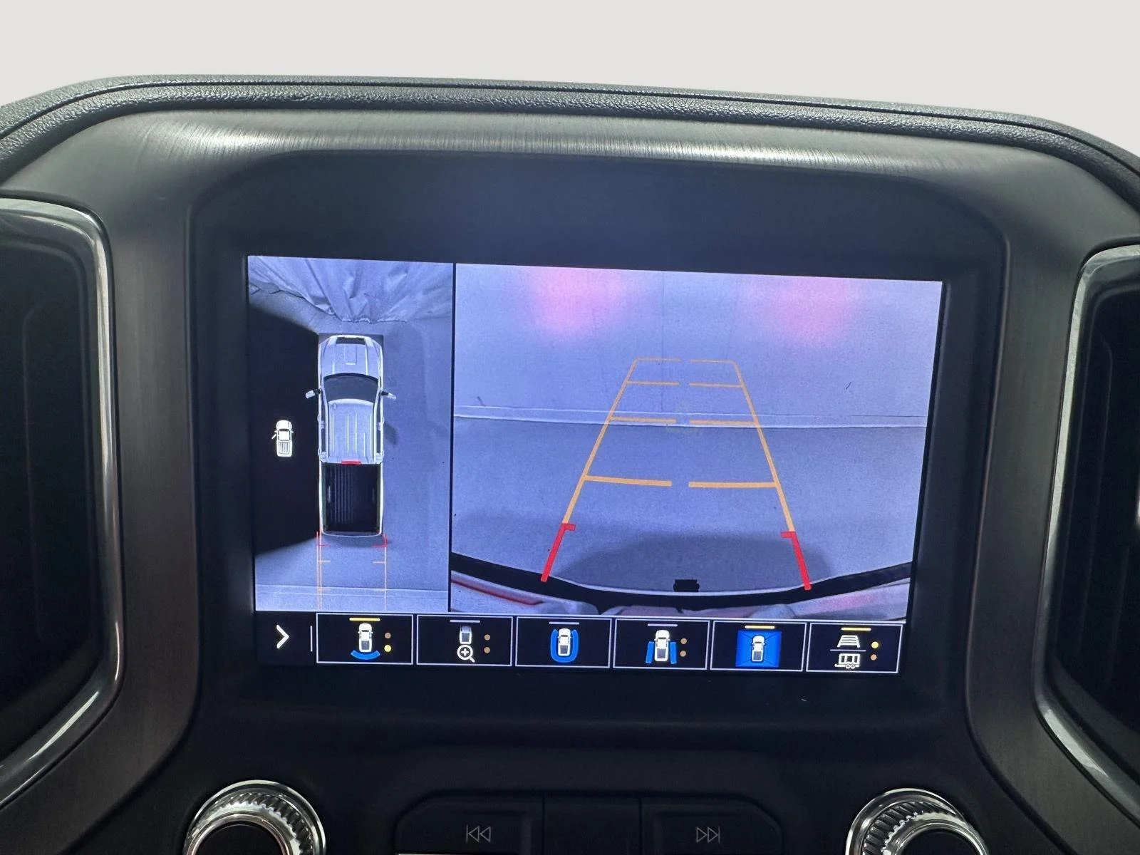 Used 2021 White Frost Tricoat GMC Denali image 14