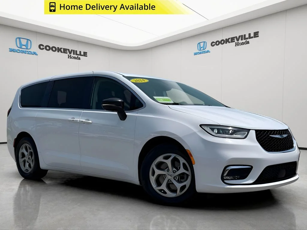 Used 2024 Bright White Clearcoat Chrysler Limited image 1