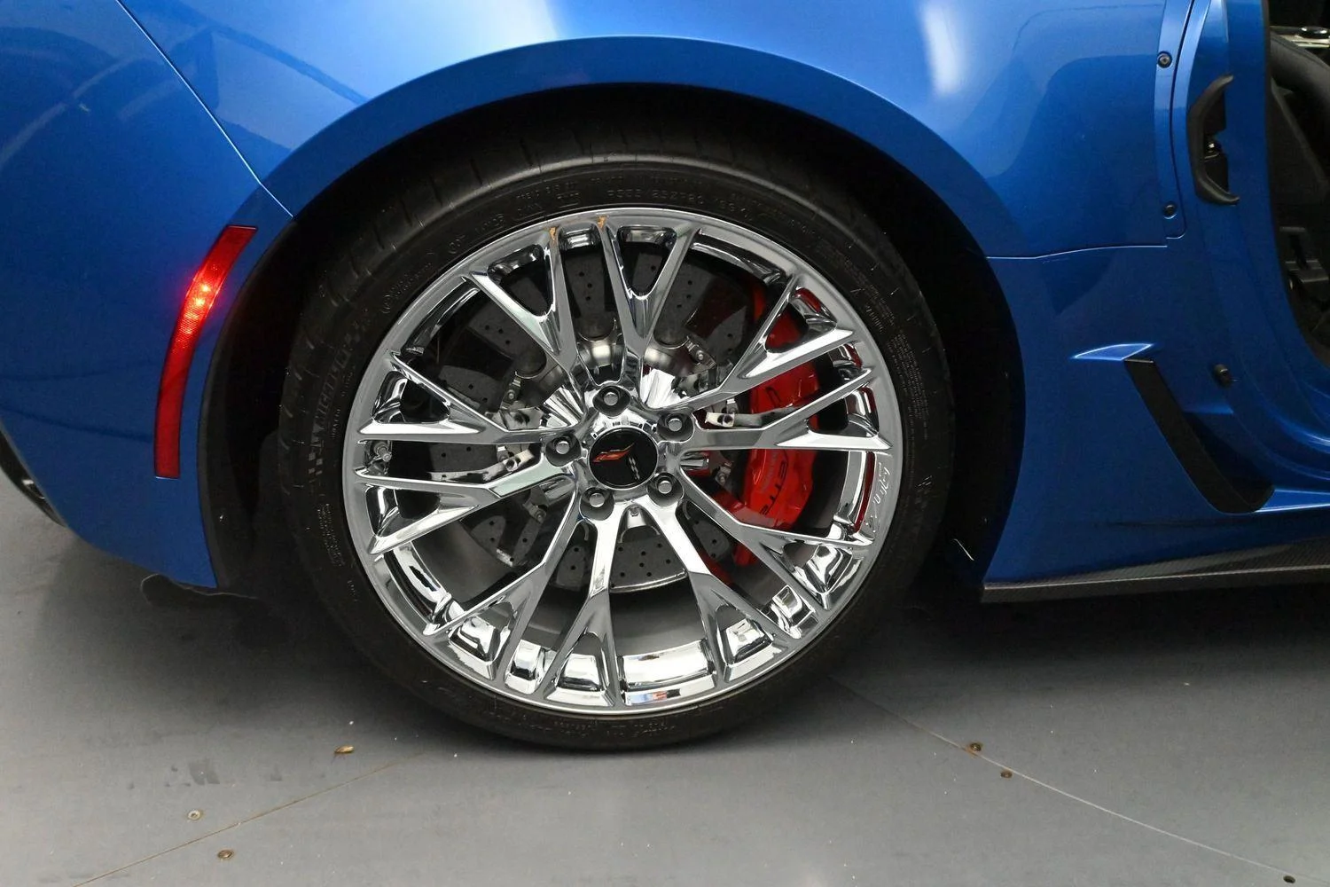 Used 2016 LAGUNA BLUE METALLIC TINTCOAT Chevrolet Z06 3LZ image 35