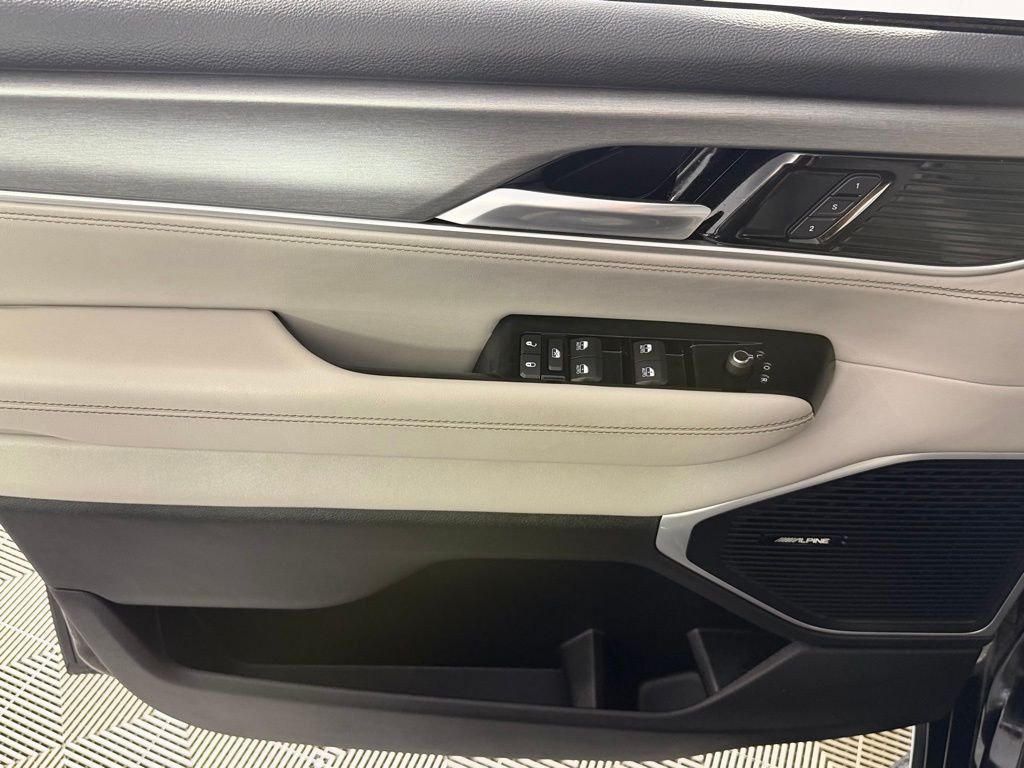 Certified Used 2025 Black Wagoneer Base image 24