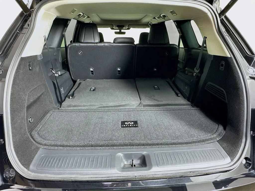 Certified Used 2026 Black INFINITI LUXE image 33