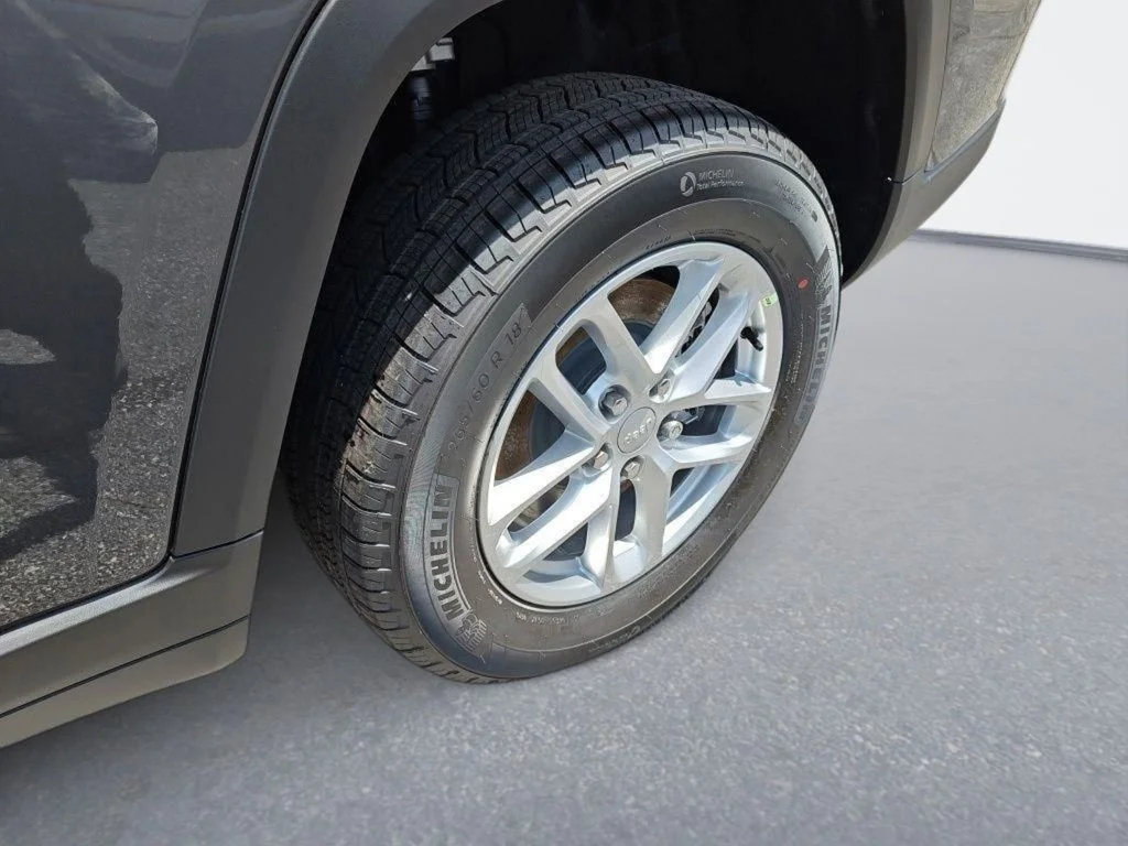 New 2026 Baltic Gray Metallic Clearcoat Jeep Laredo image 10