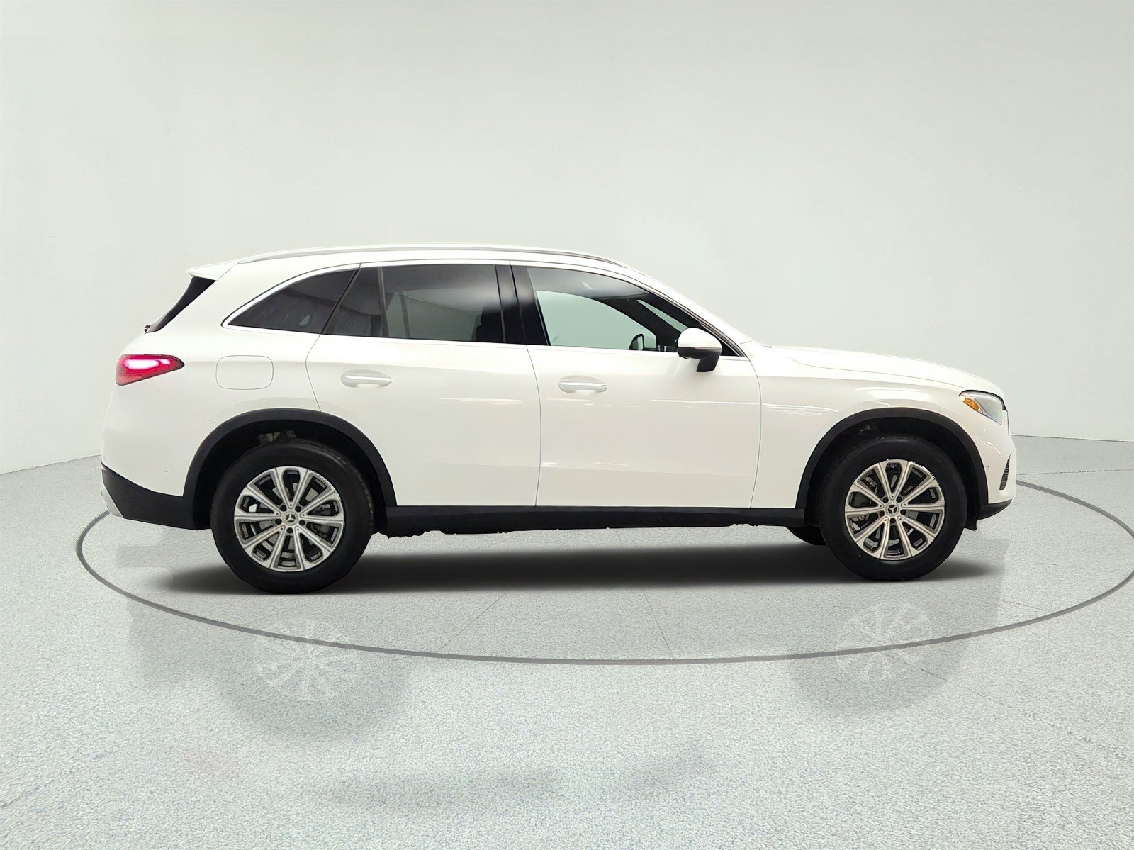 Certified Used 2024 Polar White Mercedes-Benz GLC 300 SUV image 4