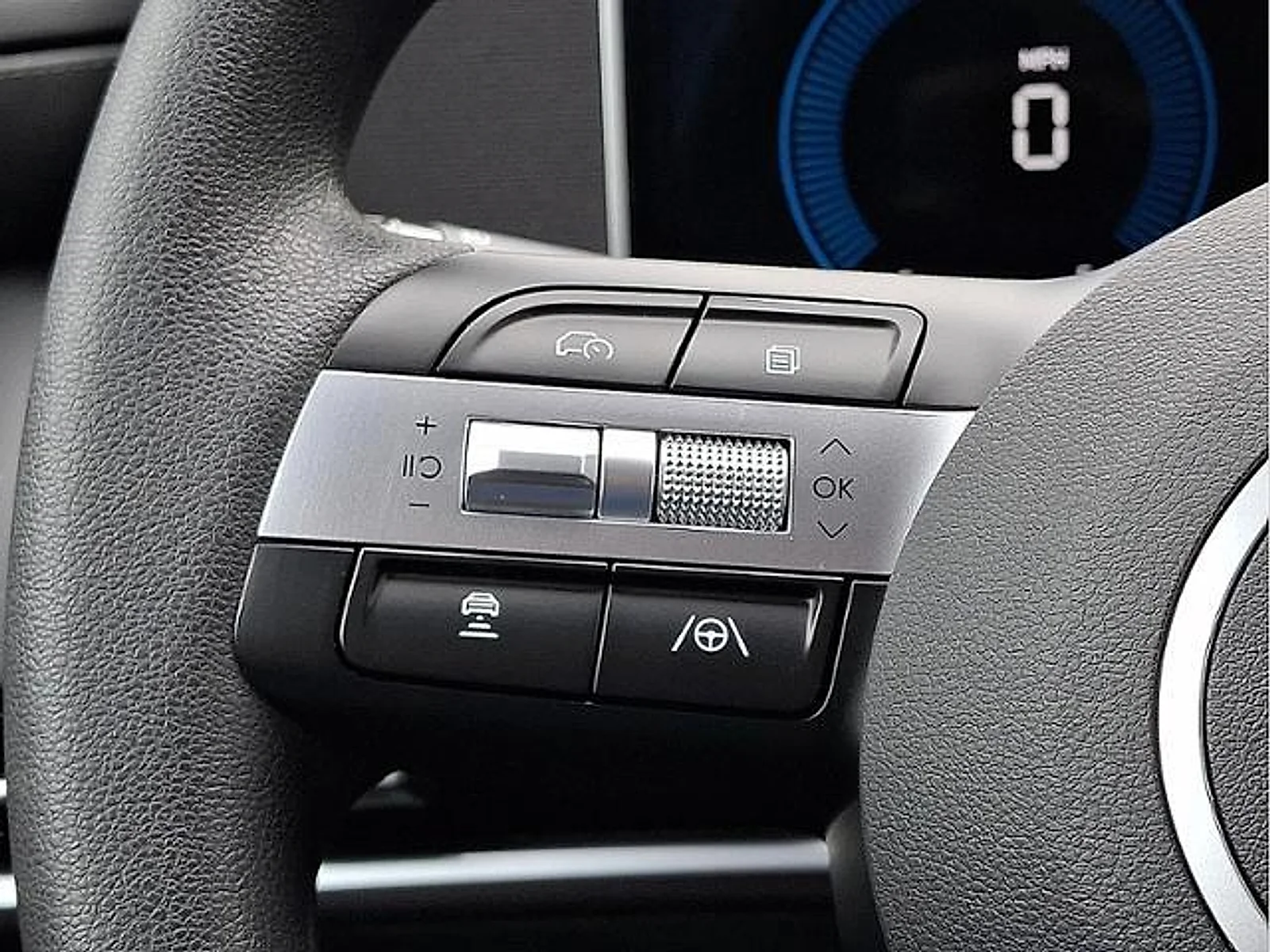 Used 2025 Shimmering Silver Hyundai SEL image 18