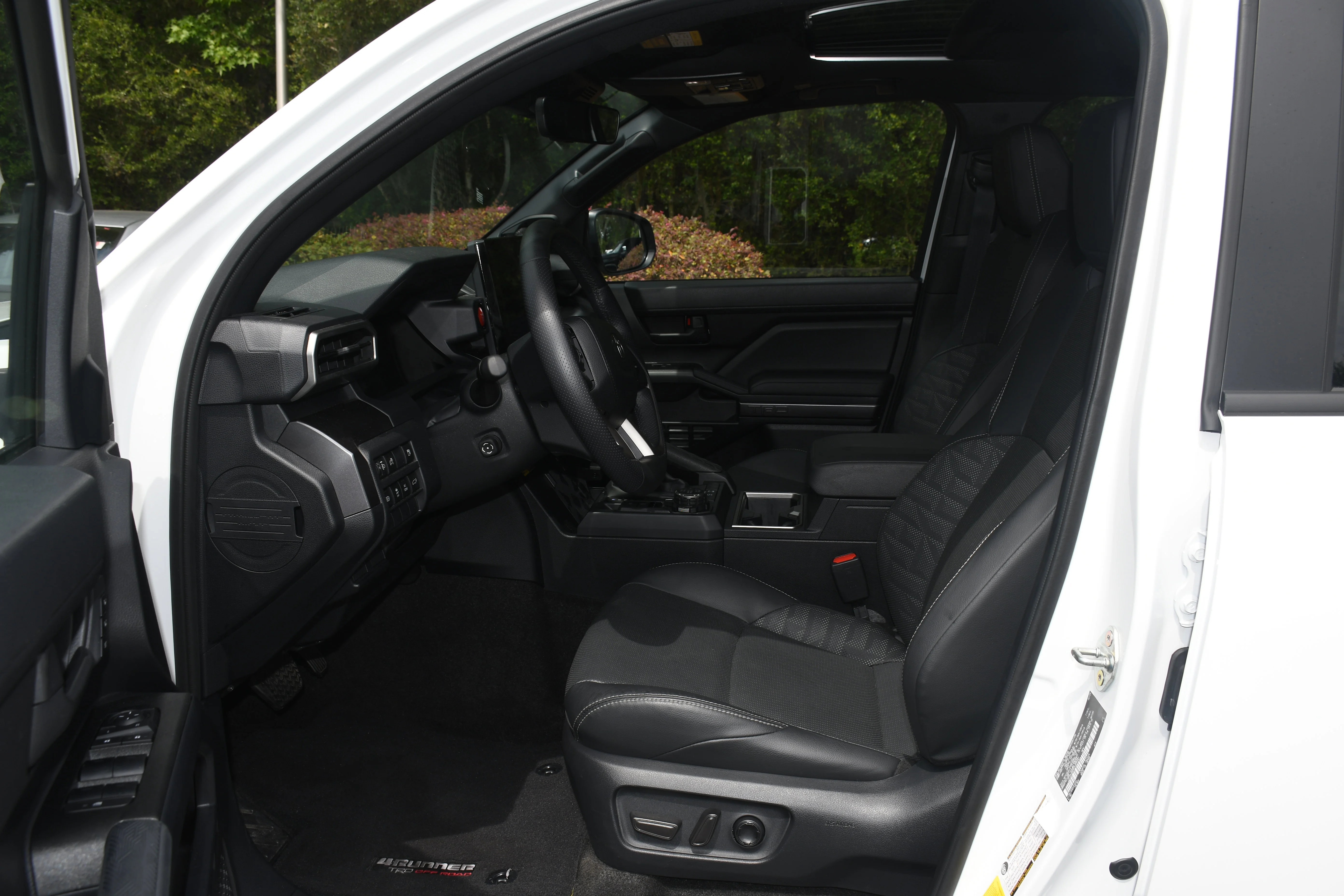 2025 Toyota 4Runner TRD Off-Road Premium - Photo 8