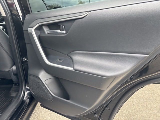 Used 2020 Midnight Black Metallic Toyota XLE image 11