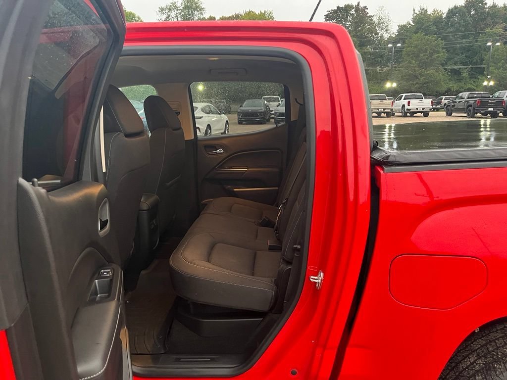 Used 2016 CARDINAL RED GMC 4WD SLE image 23