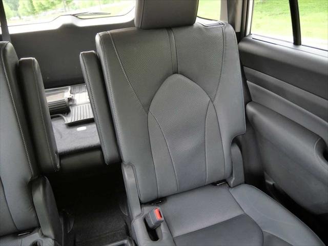 Certified Used 2024 WIND CHILL PEARL Toyota  image 15
