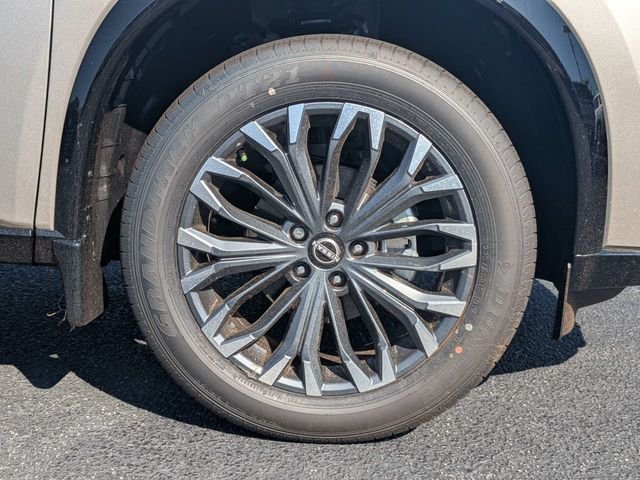 New 2026 Champagne Silver Metallic / Super Black Two-tone Nissan Platinum image 10