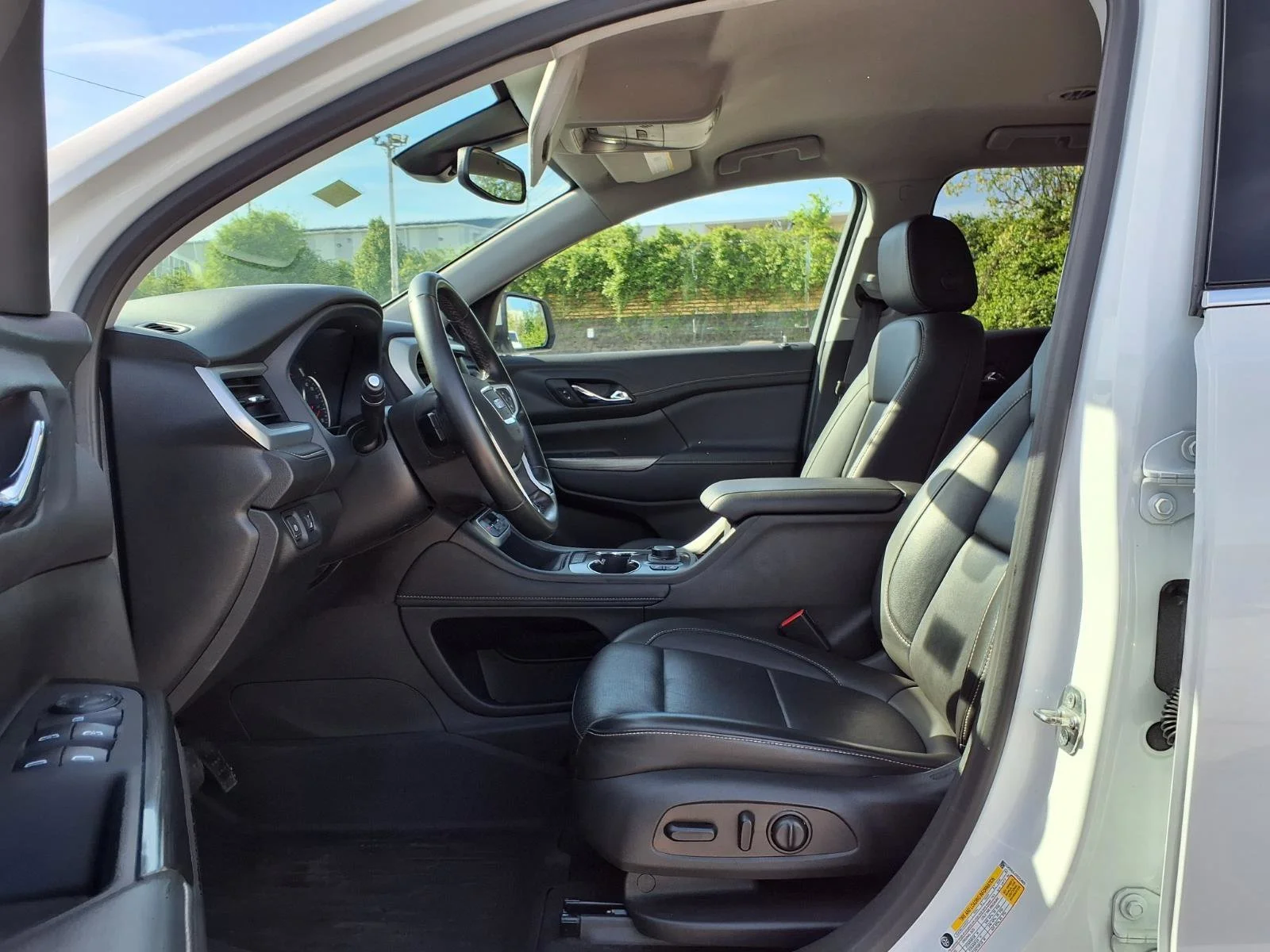 2023 GMC Acadia SLT - Photo 27
