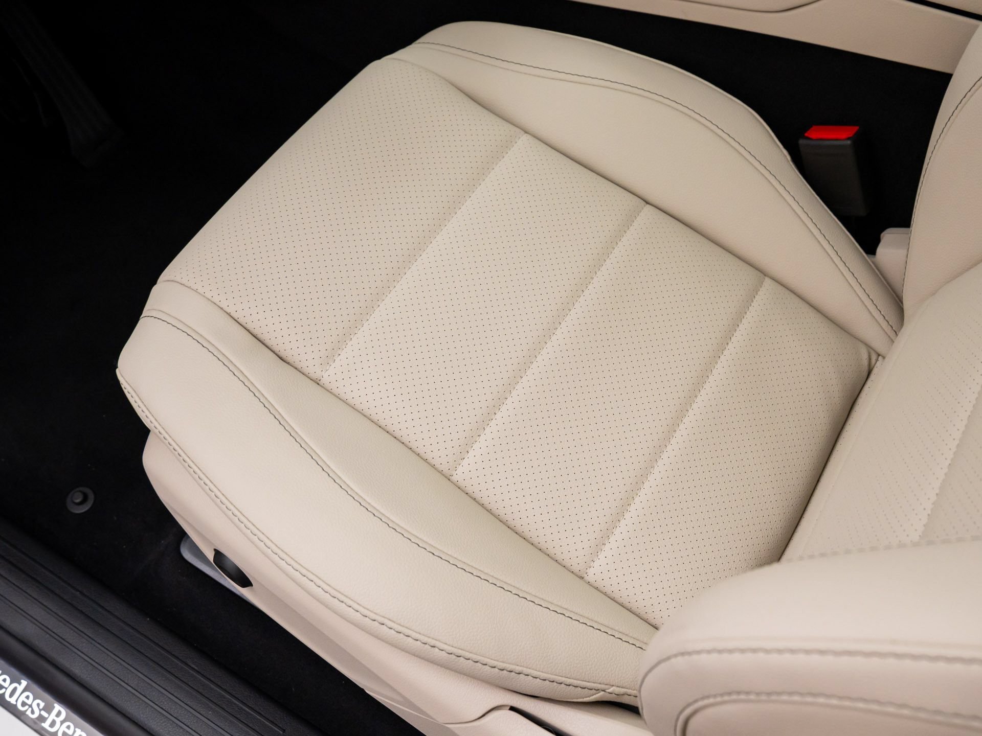 New 2026 Polar White Mercedes-Benz GLE 450 image 60