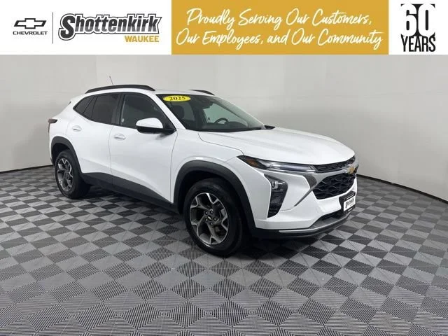 Used 2025 Summit White Chevrolet LT image 1