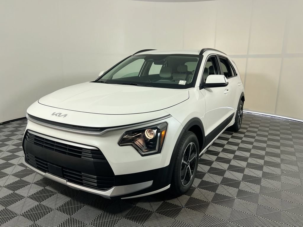 New 2026 Snow White Pearl Kia EX image 8