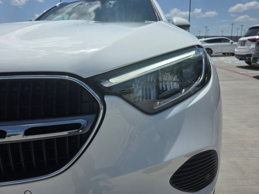New 2026 Polar White Mercedes-Benz GLC 300 image 2