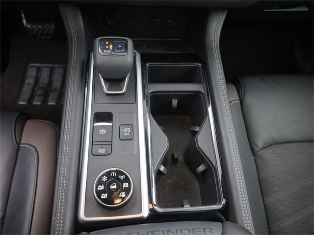 2022 Nissan Pathfinder Platinum photo 4