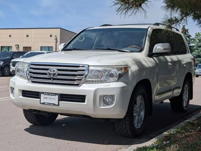 Used 2014 Blizzard Pearl Toyota Base image 5