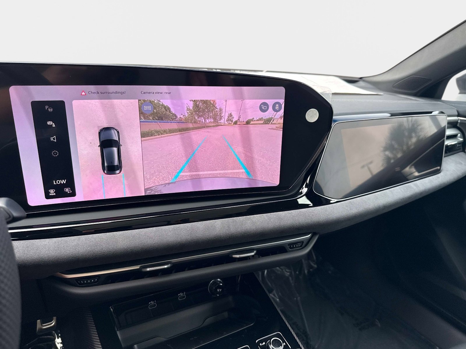 New 2026 Daytona Gray Pearl Effect Audi Premium Plus image 25
