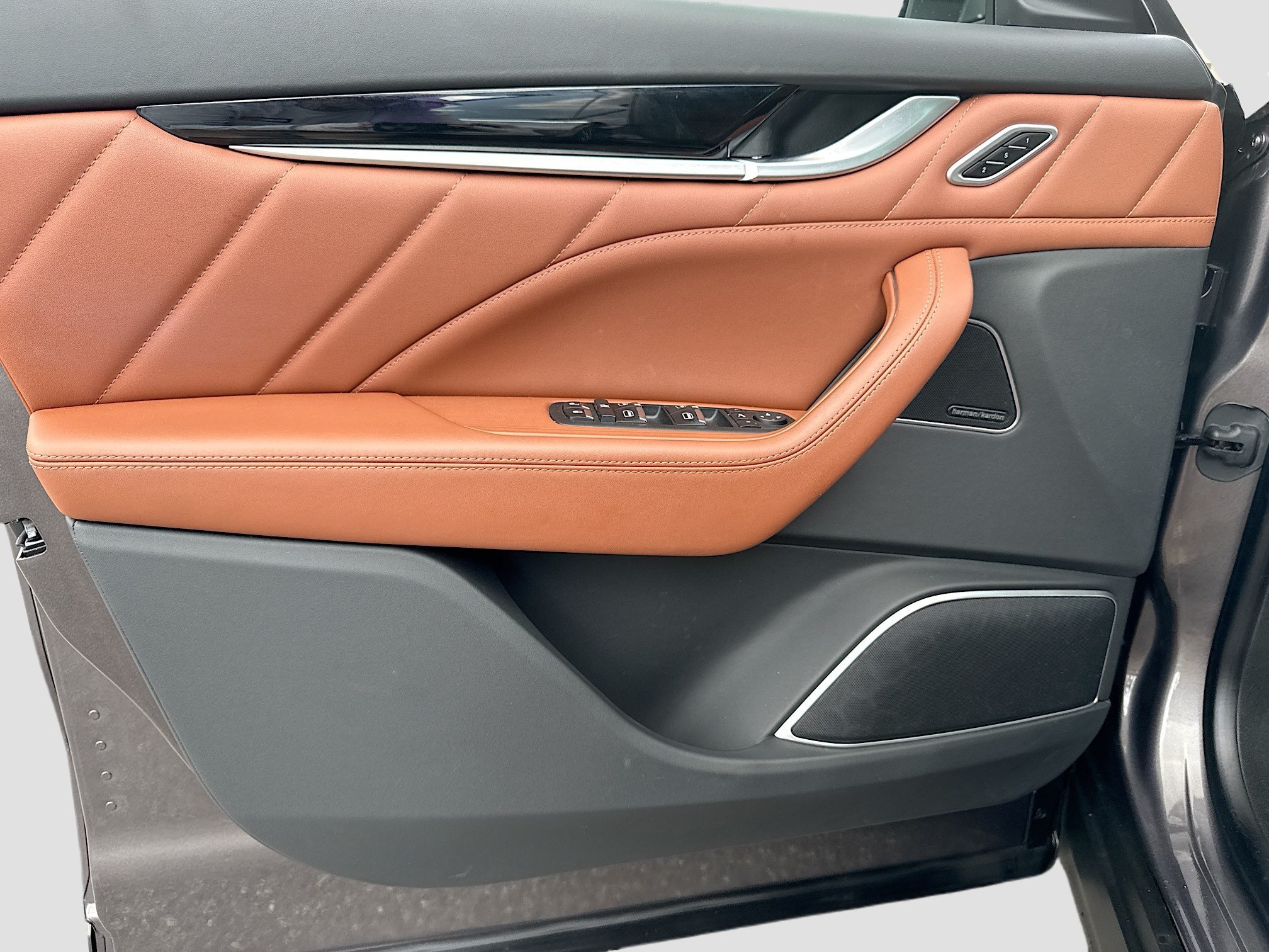 Used 2023 Grigio Maratea Metallic Maserati GT image 22