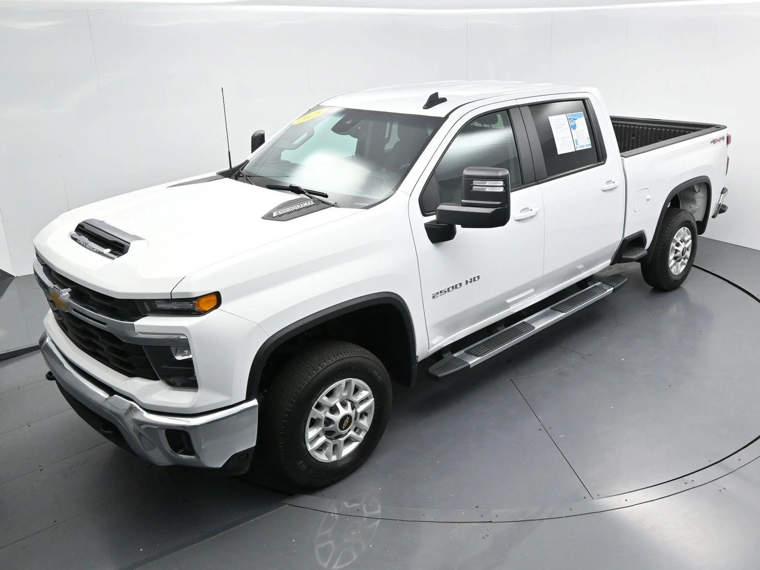 Used 2025 Summit White Chevrolet LT image 39