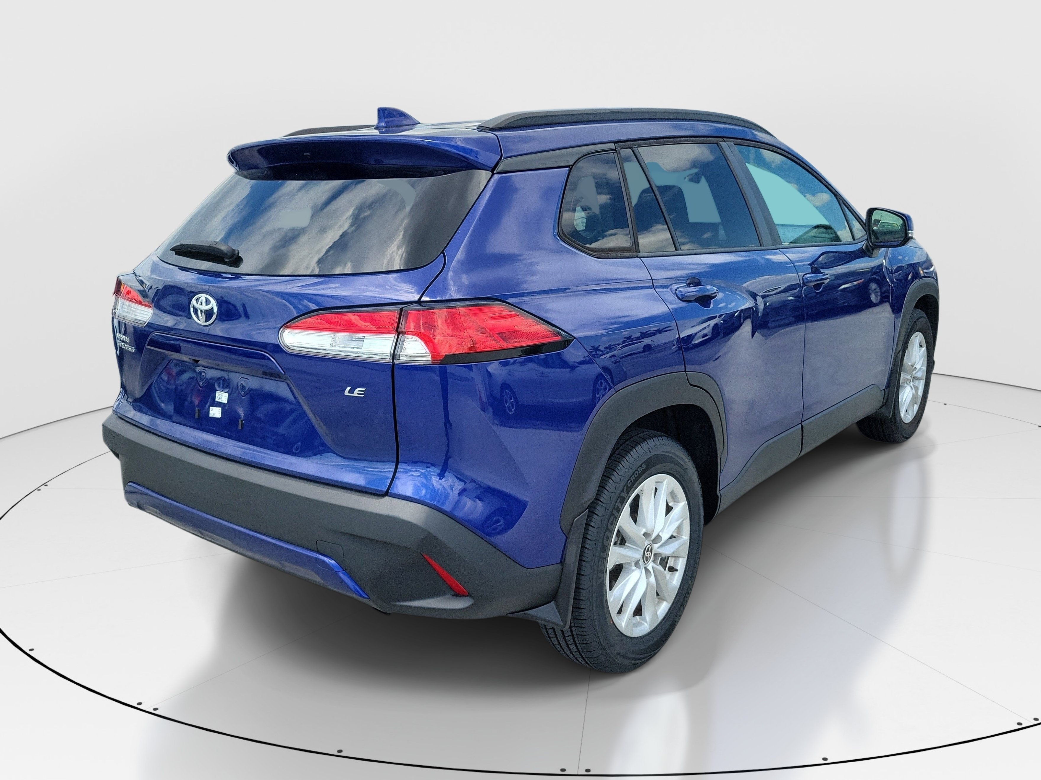 Used 2023 Blue Toyota LE image 6