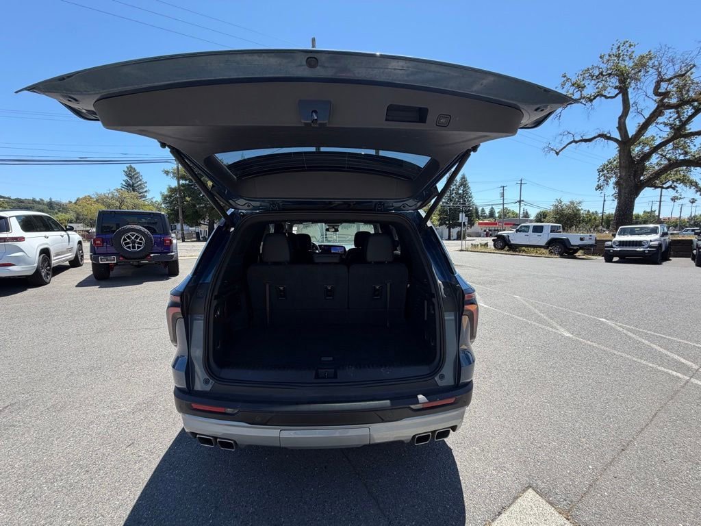 2025 Chevrolet Traverse LT - Photo 26