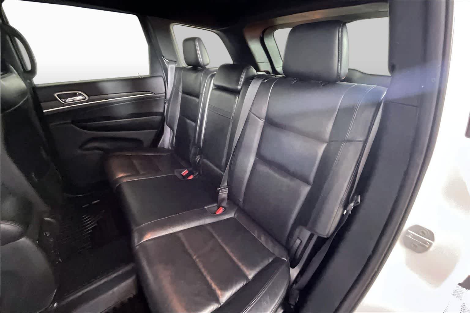 Used 2019 Bright White Clearcoat Jeep Limited image 19
