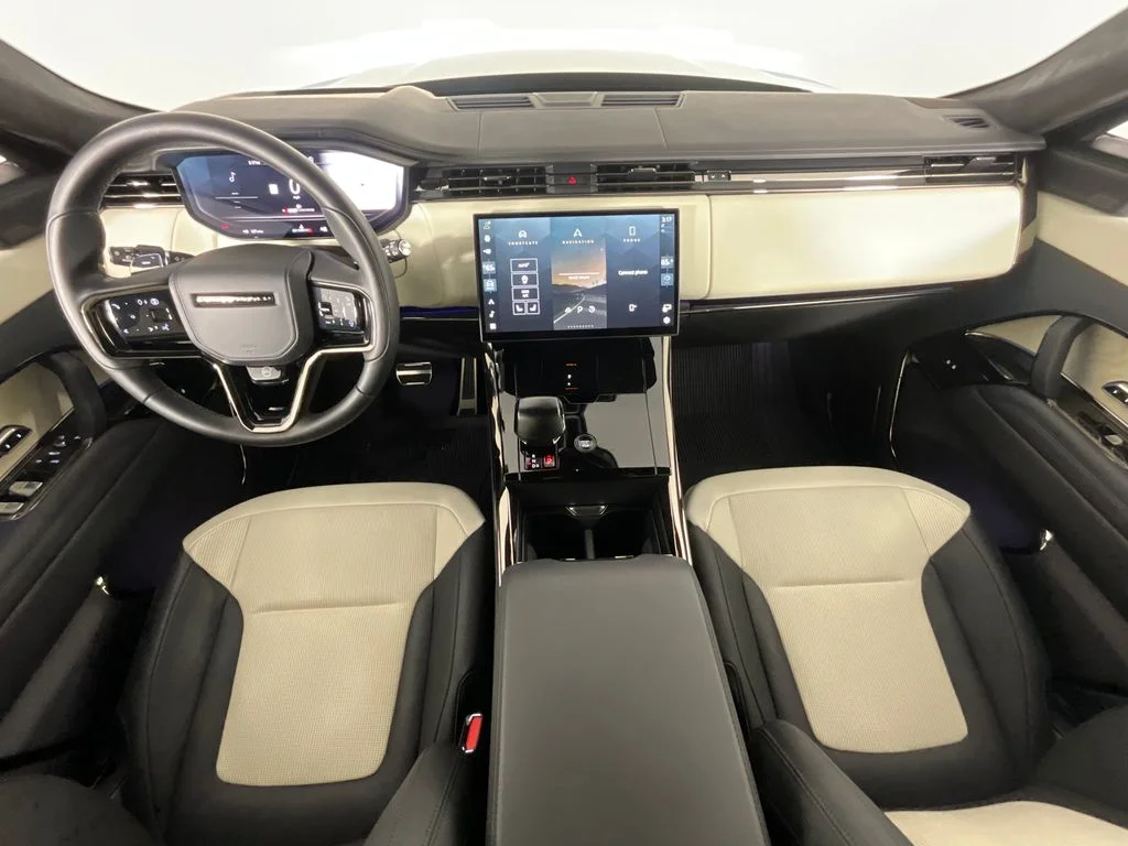 Used 2025 Blue Land Rover SV Edition Two image 10