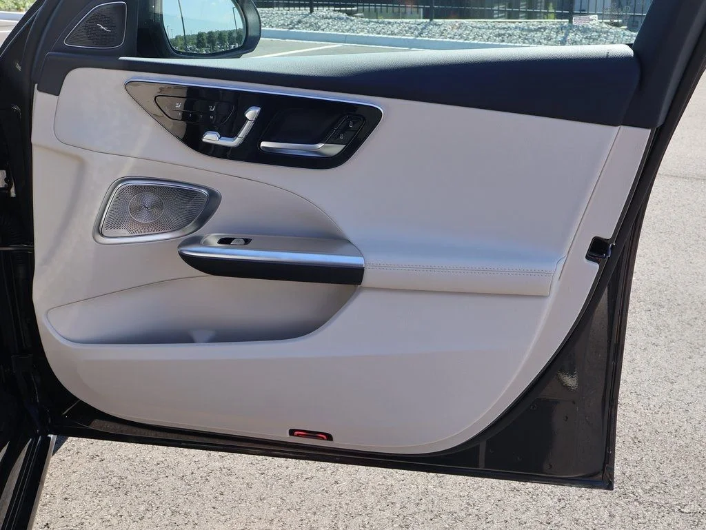 2025 Mercedes-Benz C-Class Sedan C 300 - Photo 9