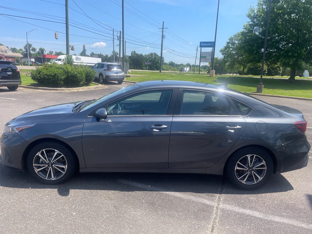 Used 2024 Gravity Gray Kia LXS image 2