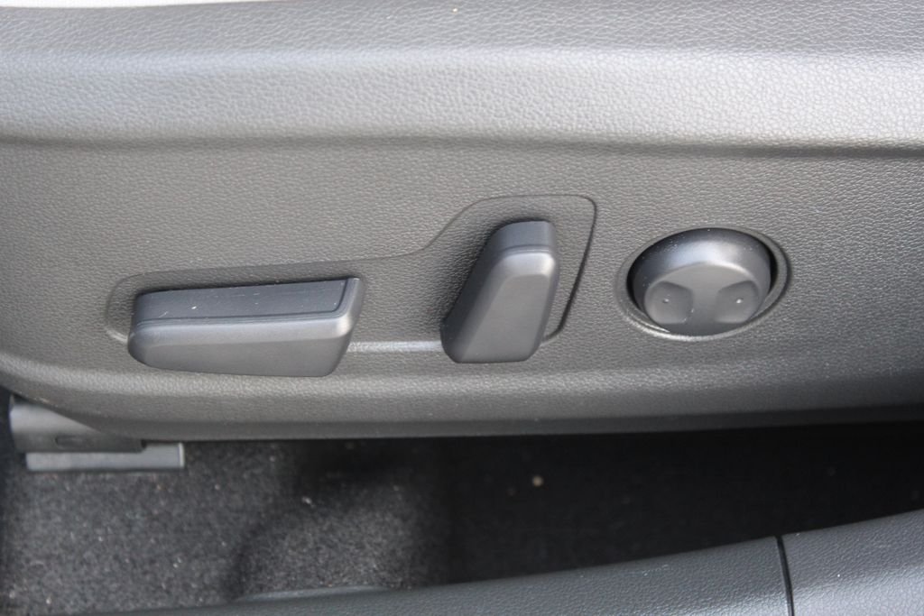 Used 2023 Gray Hyundai SEL image 13