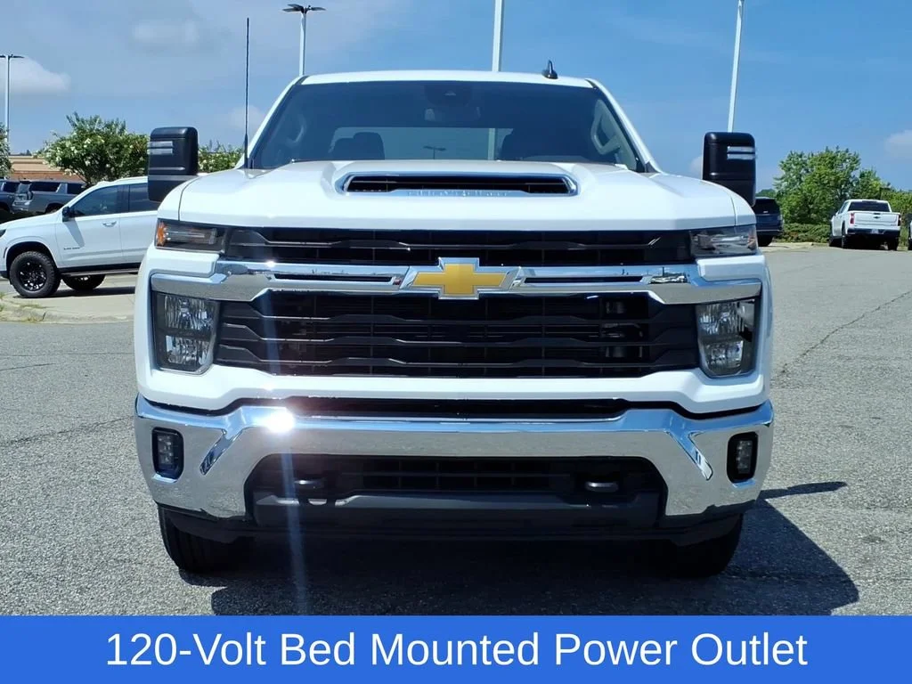 Used 2025 Summit White Chevrolet LT image 30