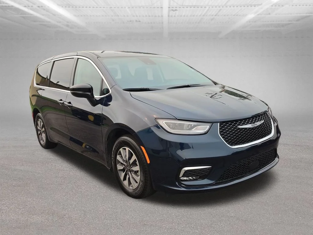 Used 2024 Blue Chrysler Select image 7