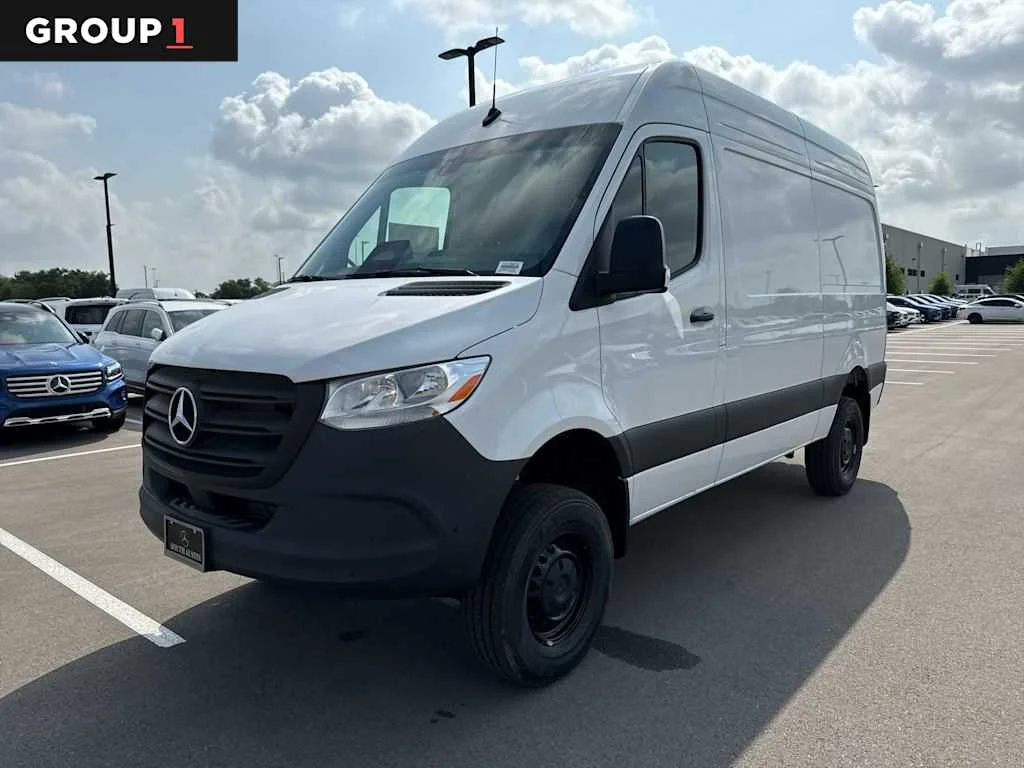 2025 Mercedes-Benz Sprinter 2500 144 WB HO Standard Roof 4x4's photo