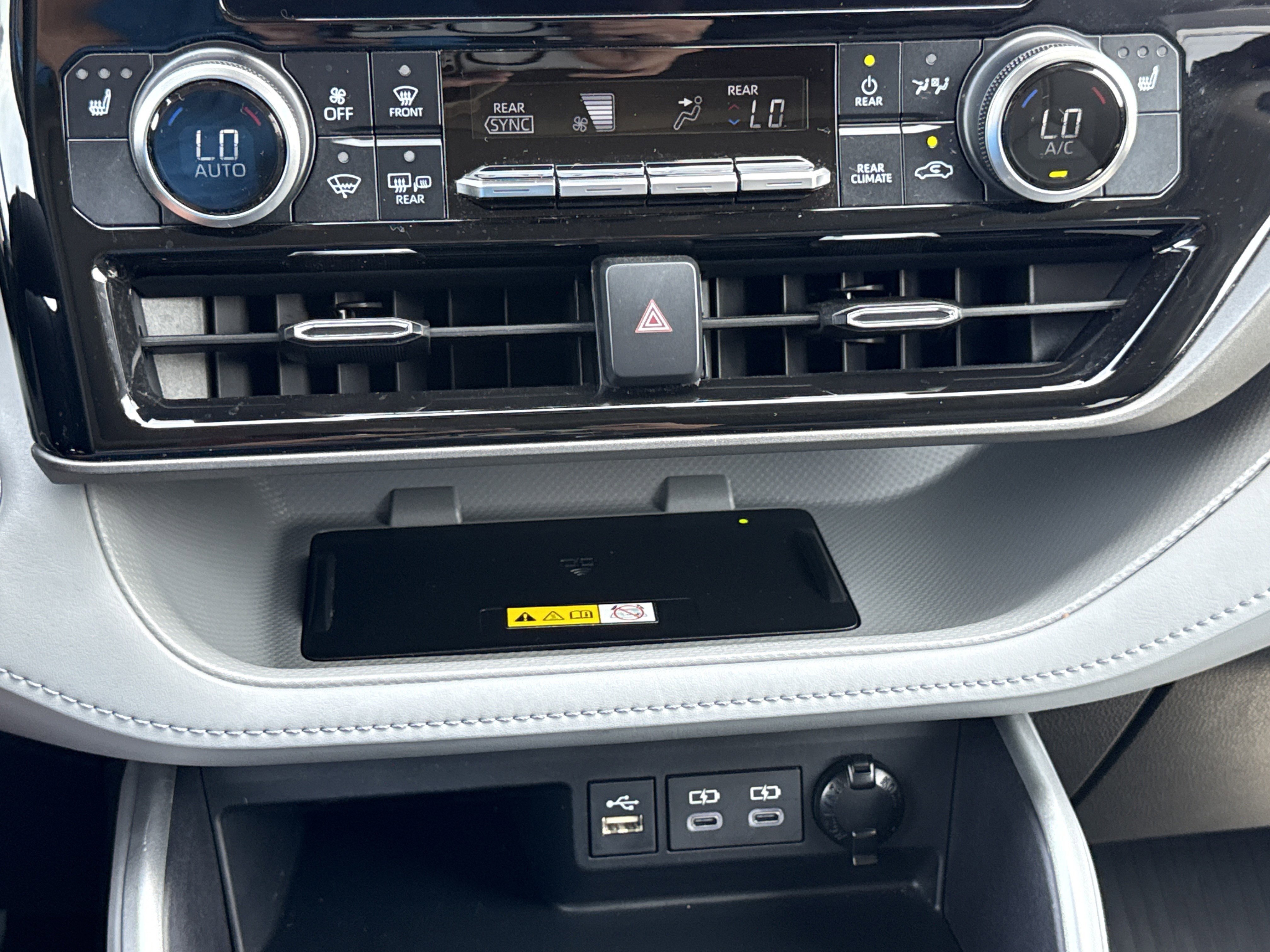 2023 Toyota Highlander XLE - Photo 28