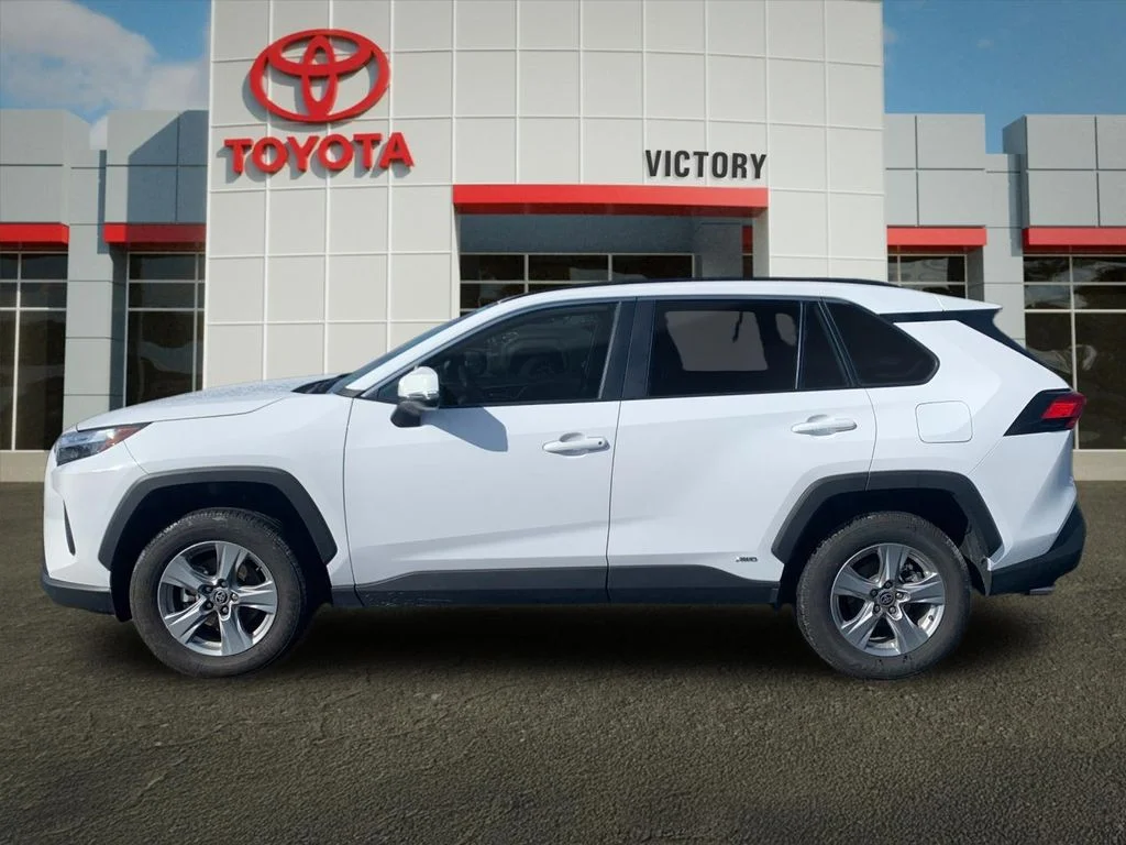 Used 2025 White Toyota XLE image 6