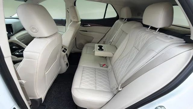 Used 2023 White Frost Tricoat Buick Avenir image 20