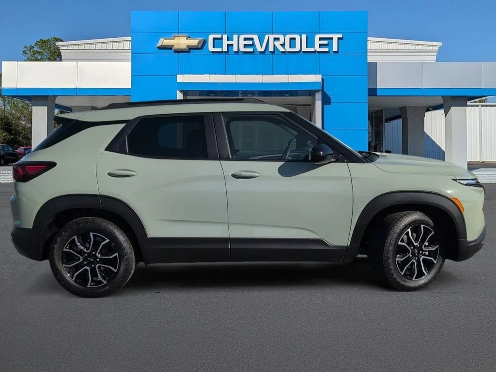 New 2026 Cacti Green Chevrolet ACTIV image 2