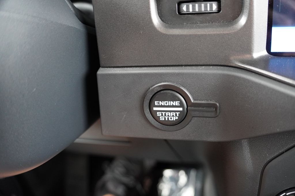 Used 2025 Gray Ford Badlands image 34