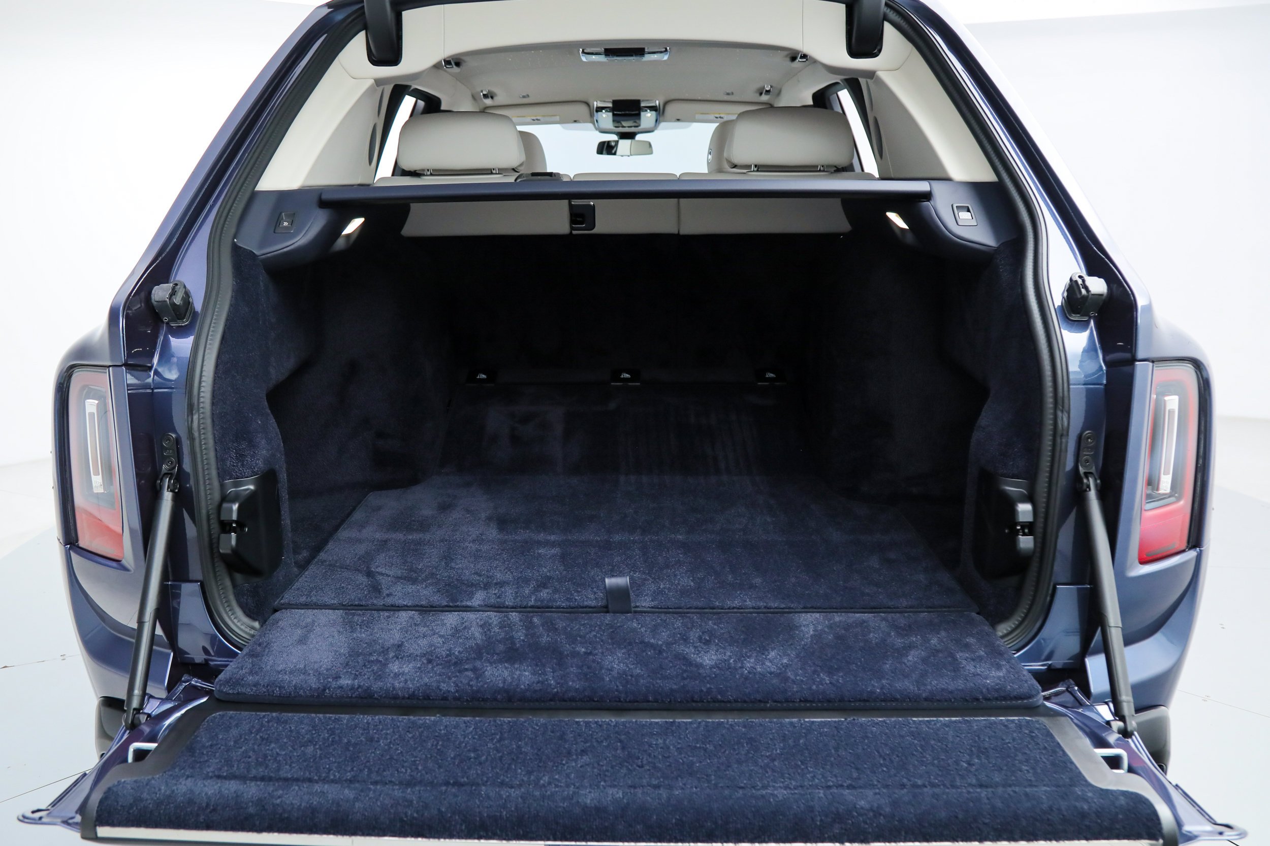 Used 2026 Blue Rolls-Royce  image 35